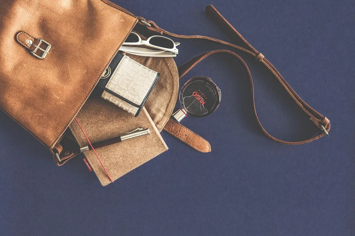 bag, brand, business, map, contents, fashion, purse, jewellery, leather, leather goods, luxury, money, pen, perfume, wallet, shopping, sunglasses, womenswear, b