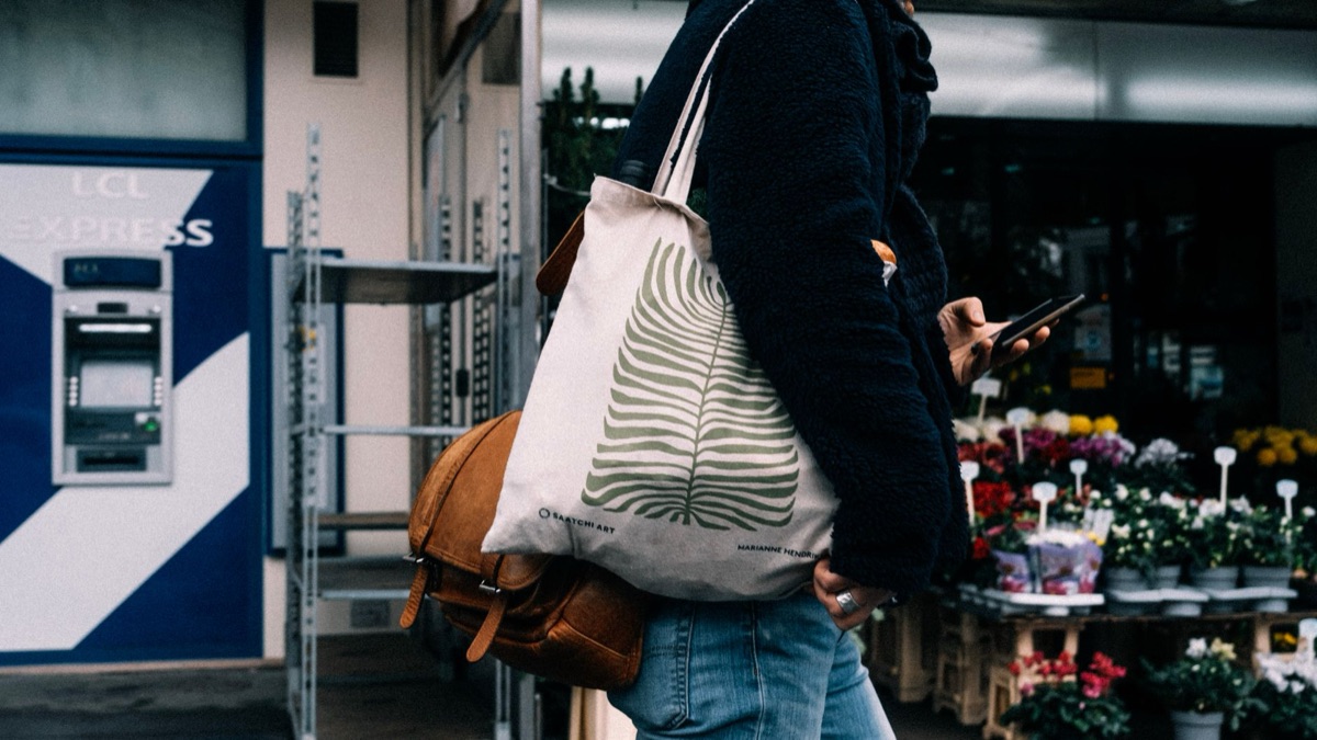  Tote con bordes curvados
