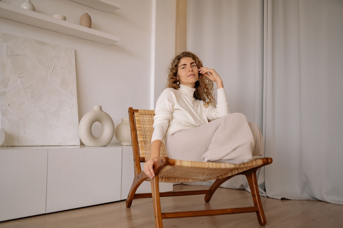 Detailaufnahme eines minimalistischen Ensembles